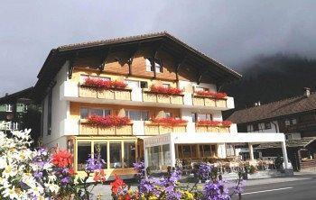 Hotel Kruezli - Dapi 1914 Sedrun Exterior photo